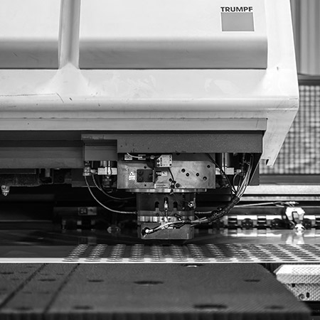CNC Laserstanze bei QABUS