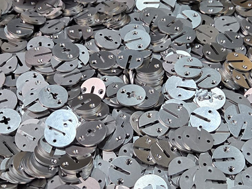 Gestanzte und gelaserte Werkstücke bei QABUS