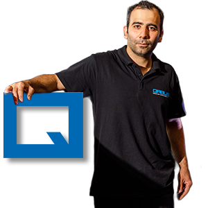 Mitarbeiter von QABUS mit dem QABUS Icon