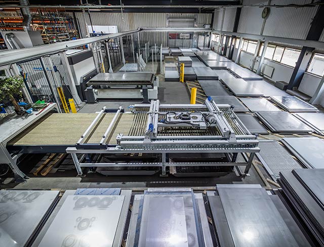 Automatisiertes Blechlager bei QABUS