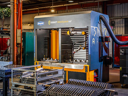 Roboterschweißstation bei QABUS